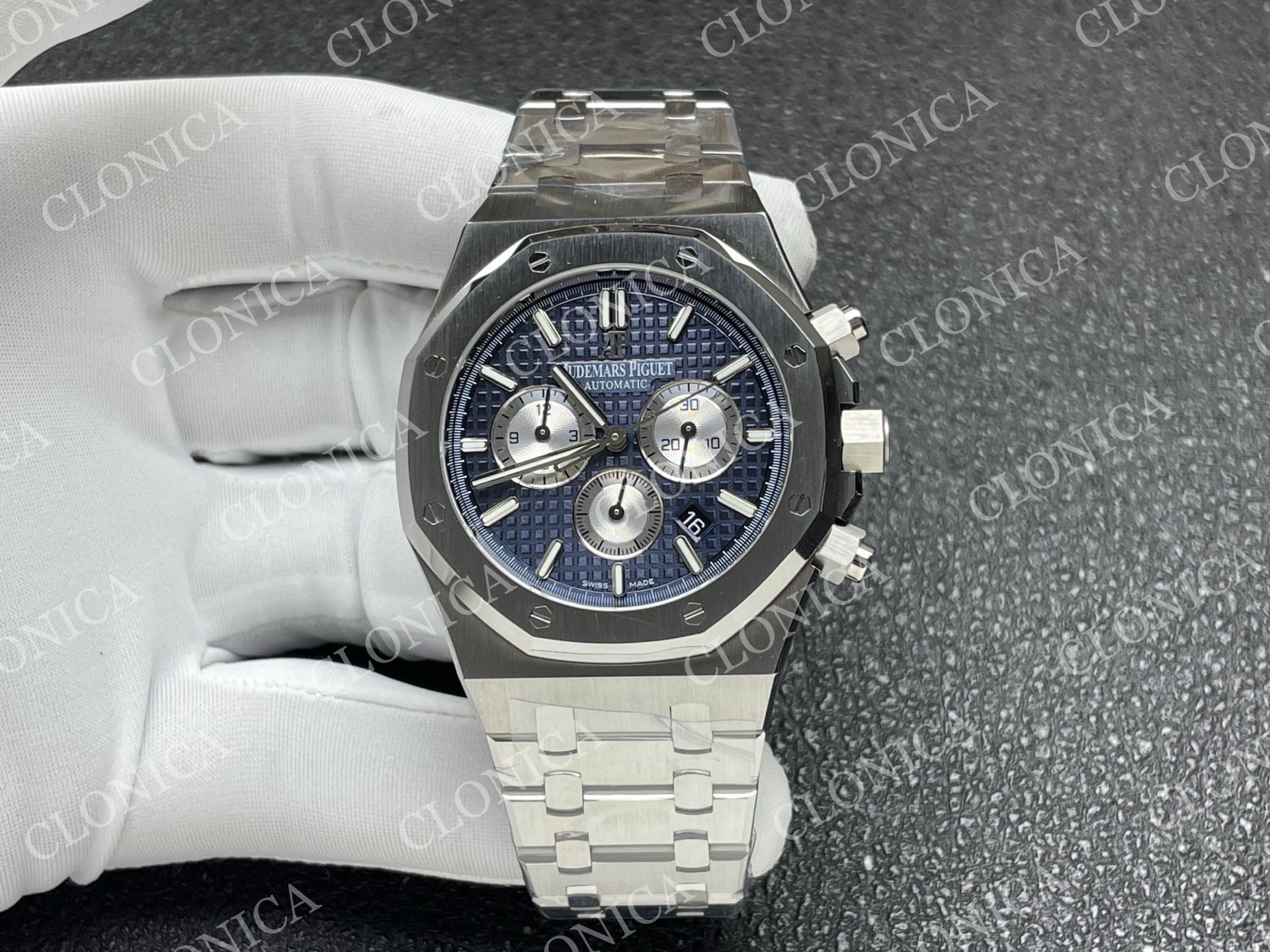 ROYAL OAK CHRONO 26331 SS BLUE DIAL SILVER SUBDIAL ON SS BRACELET A2385 — view 1