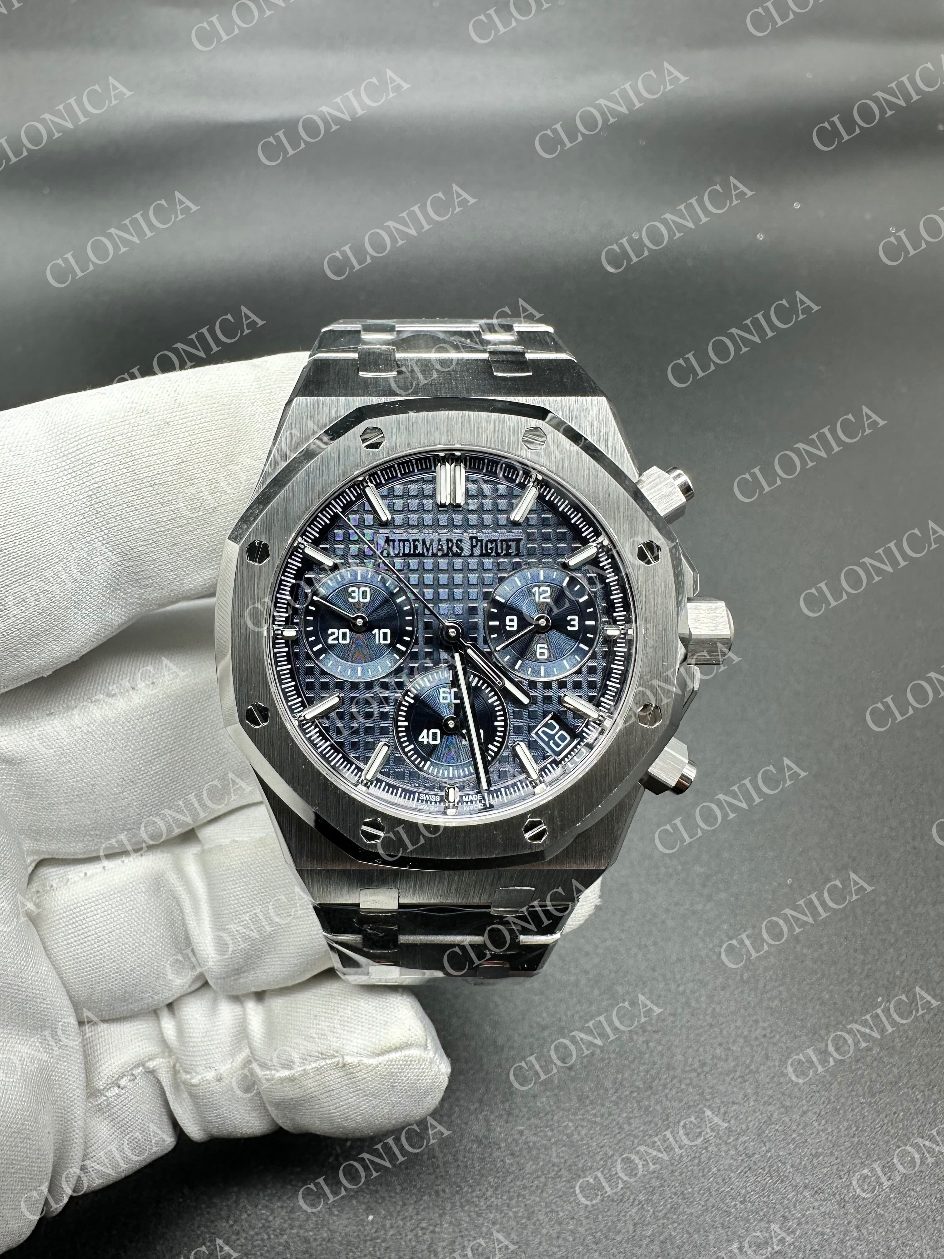 ROYAL OAK CHRONO 26240 SS BLUE DIAL ON SS BRACELET SA4401 SUPER CLONE — view 1