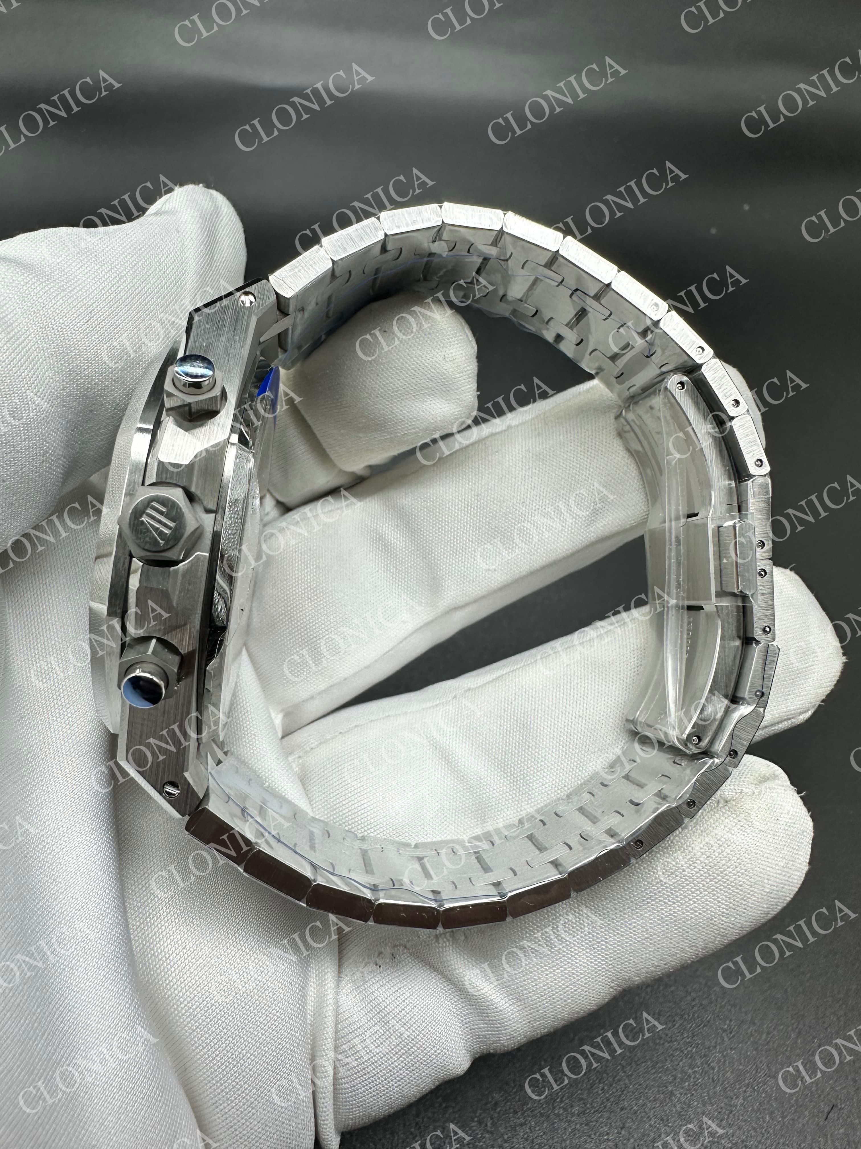 ROYAL OAK CHRONO 26240 SS BLUE DIAL ON SS BRACELET SA4401 SUPER CLONE — view 4