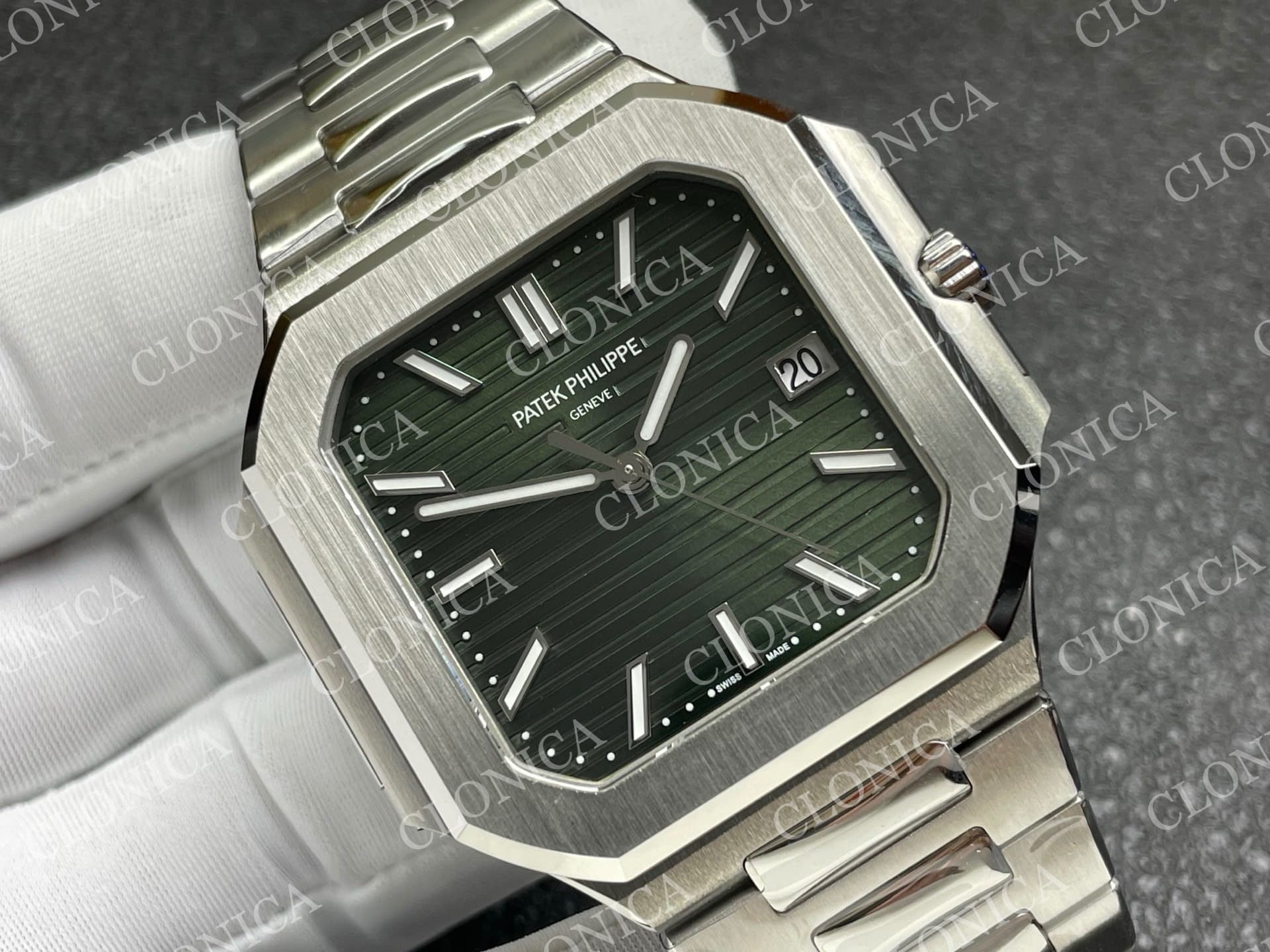 CUBITUS 5821 SS GREEN DIAL ON SS BRACELET DD330 SUPER CLONE — view 2