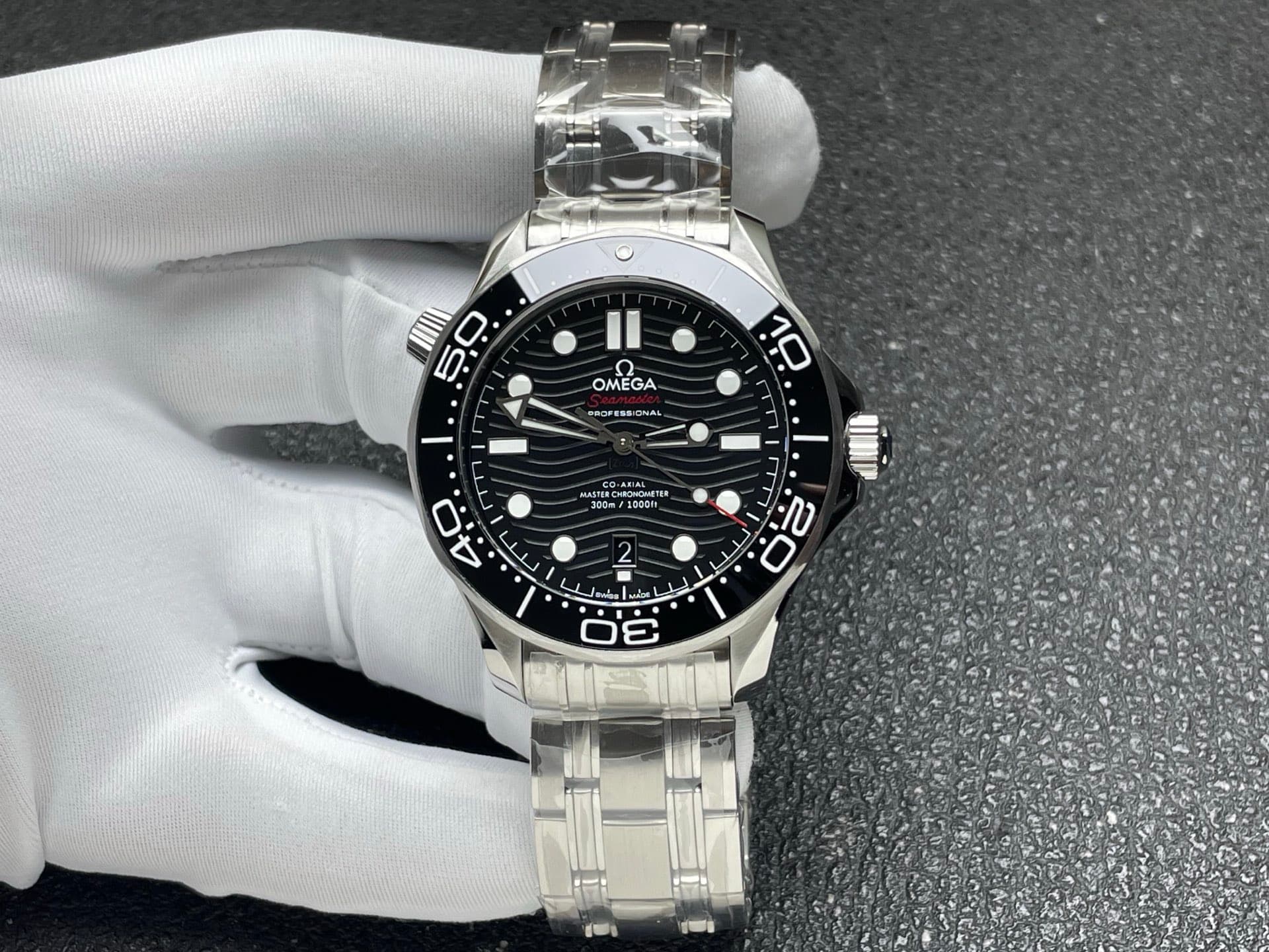 SEAMASTER DIVER 300M BLACK CERAMIC BEZEL BLACK DIAL — view 1
