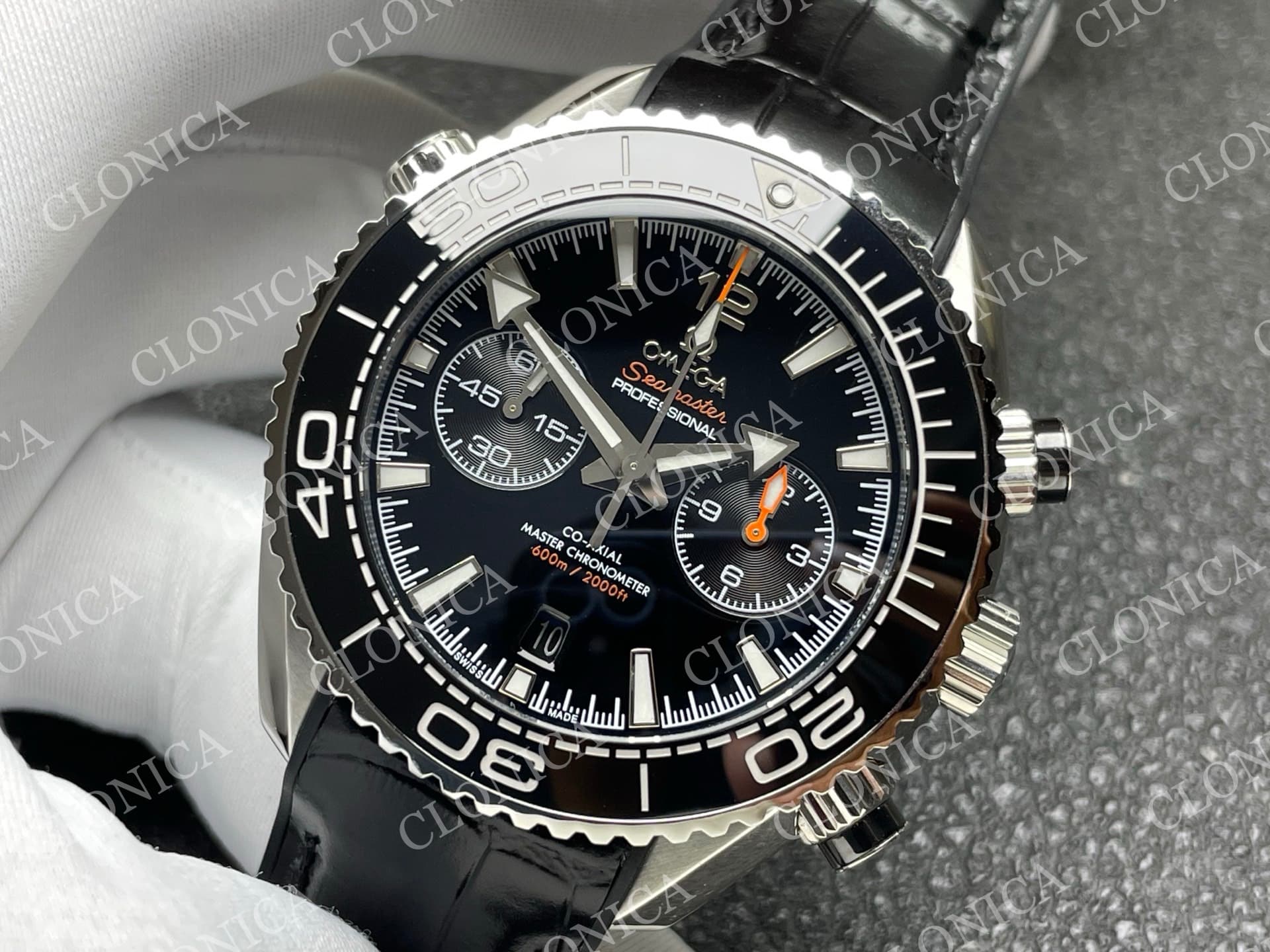 PLANET OCEAN MASTER CHRONOMETER BLACK CERAMIC BEZEL BLACK DIAL — view 4