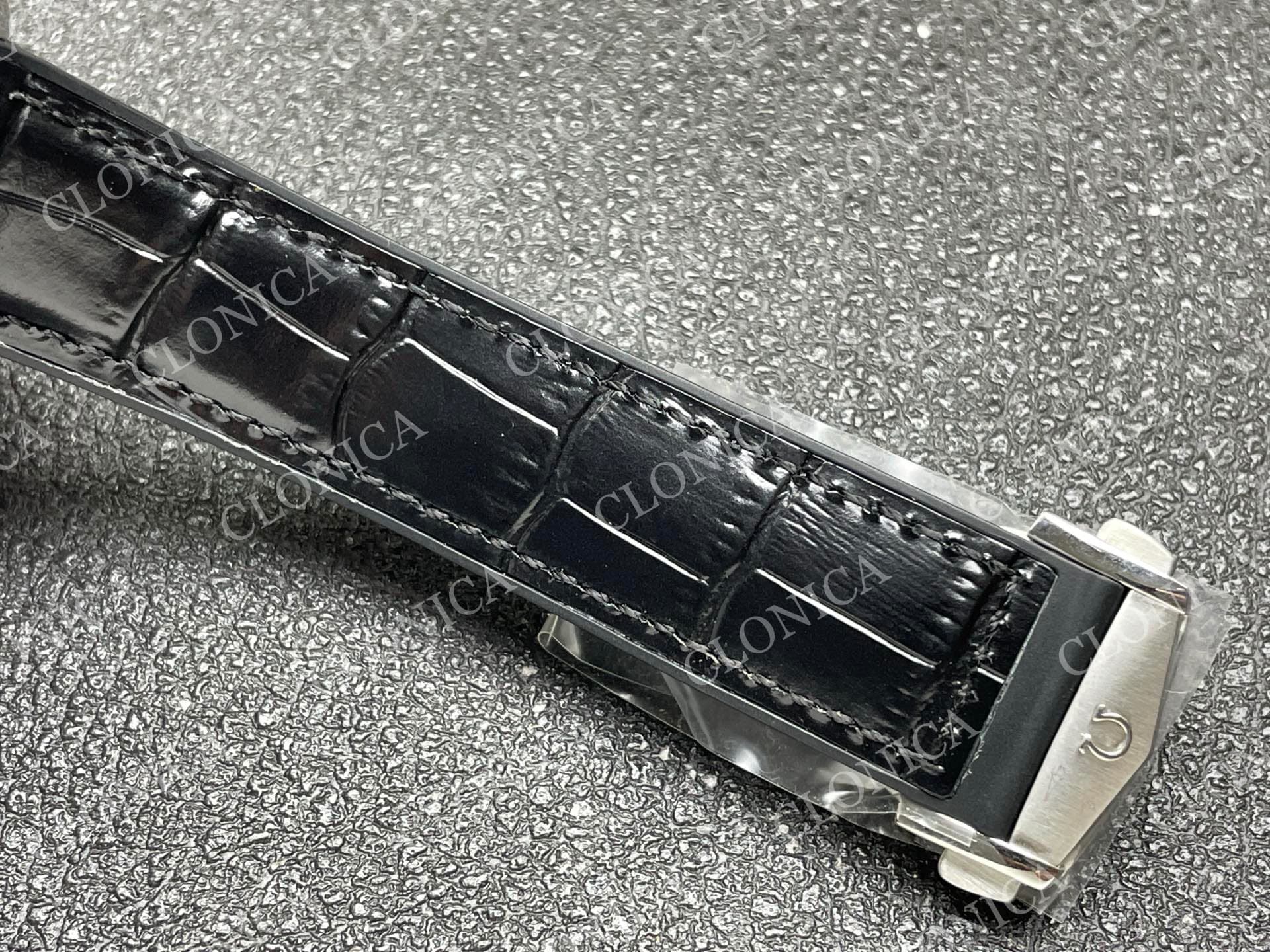 PLANET OCEAN MASTER CHRONOMETER BLACK CERAMIC BEZEL BLACK DIAL — view 5