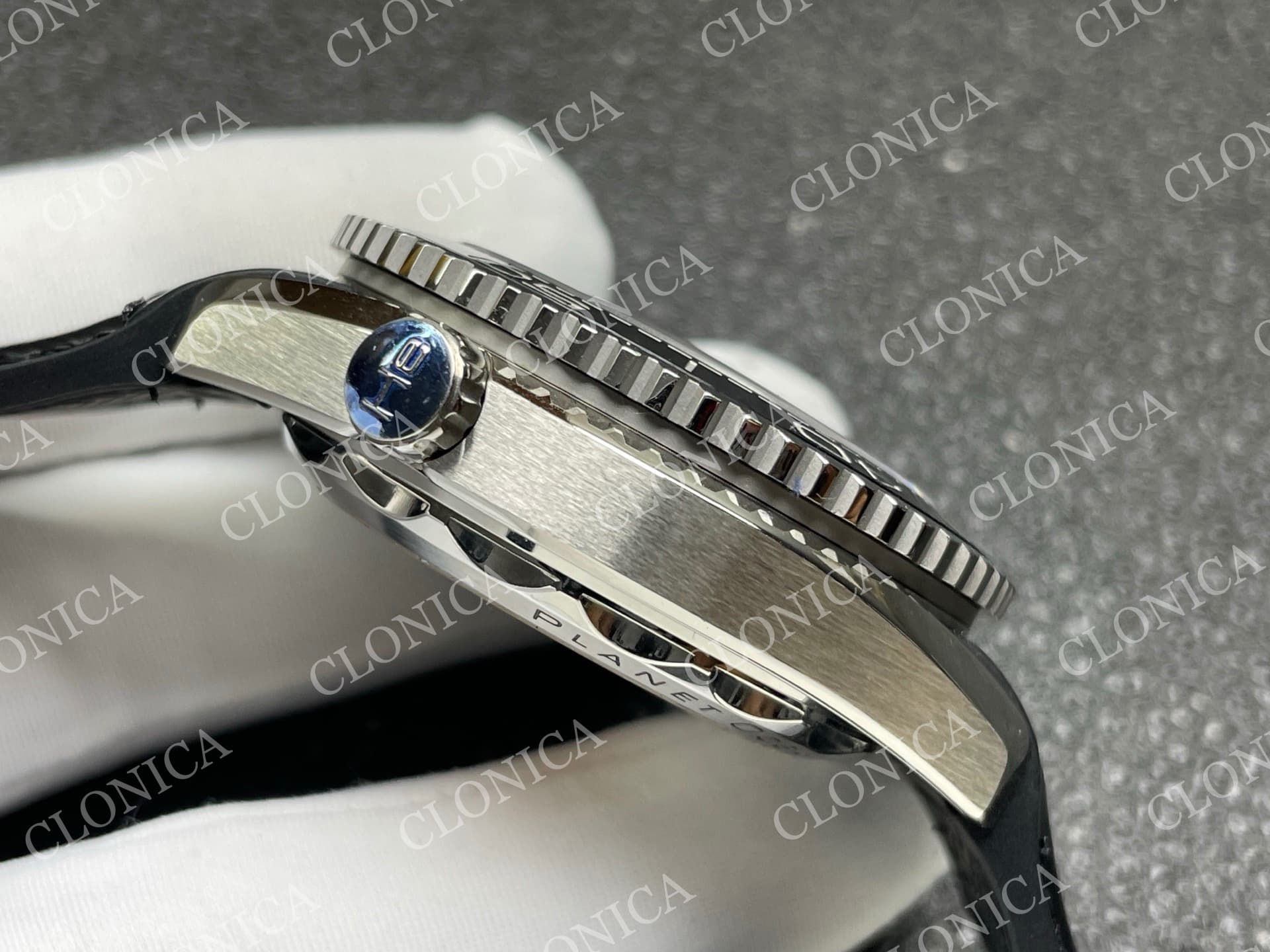 PLANET OCEAN MASTER CHRONOMETER BLACK CERAMIC BEZEL BLACK DIAL — view 9