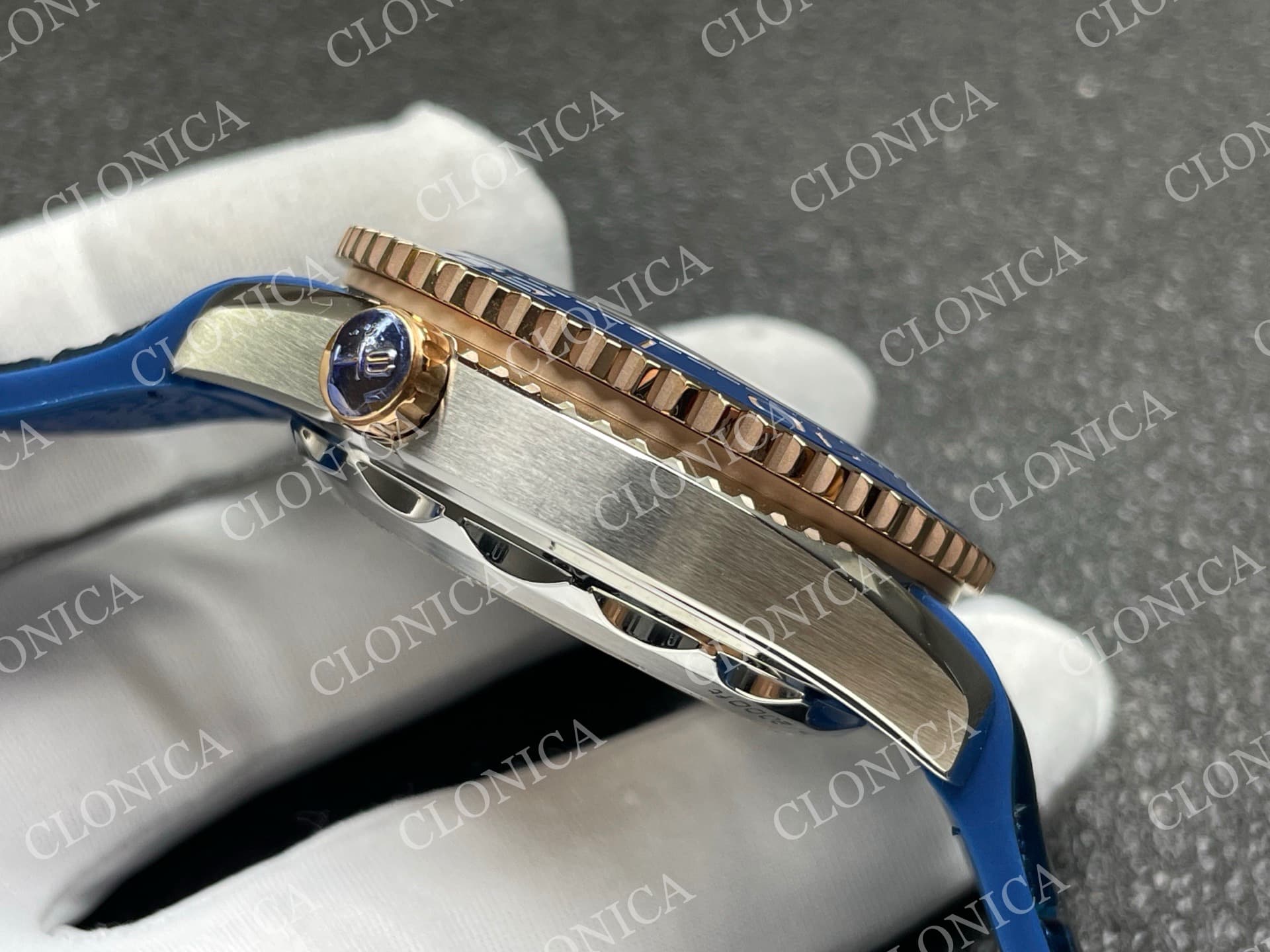 PLANET OCEAN MASTER CHRONOMETER BLUE ROSE CERAMIC BEZEL BLUE DIAL — view 9