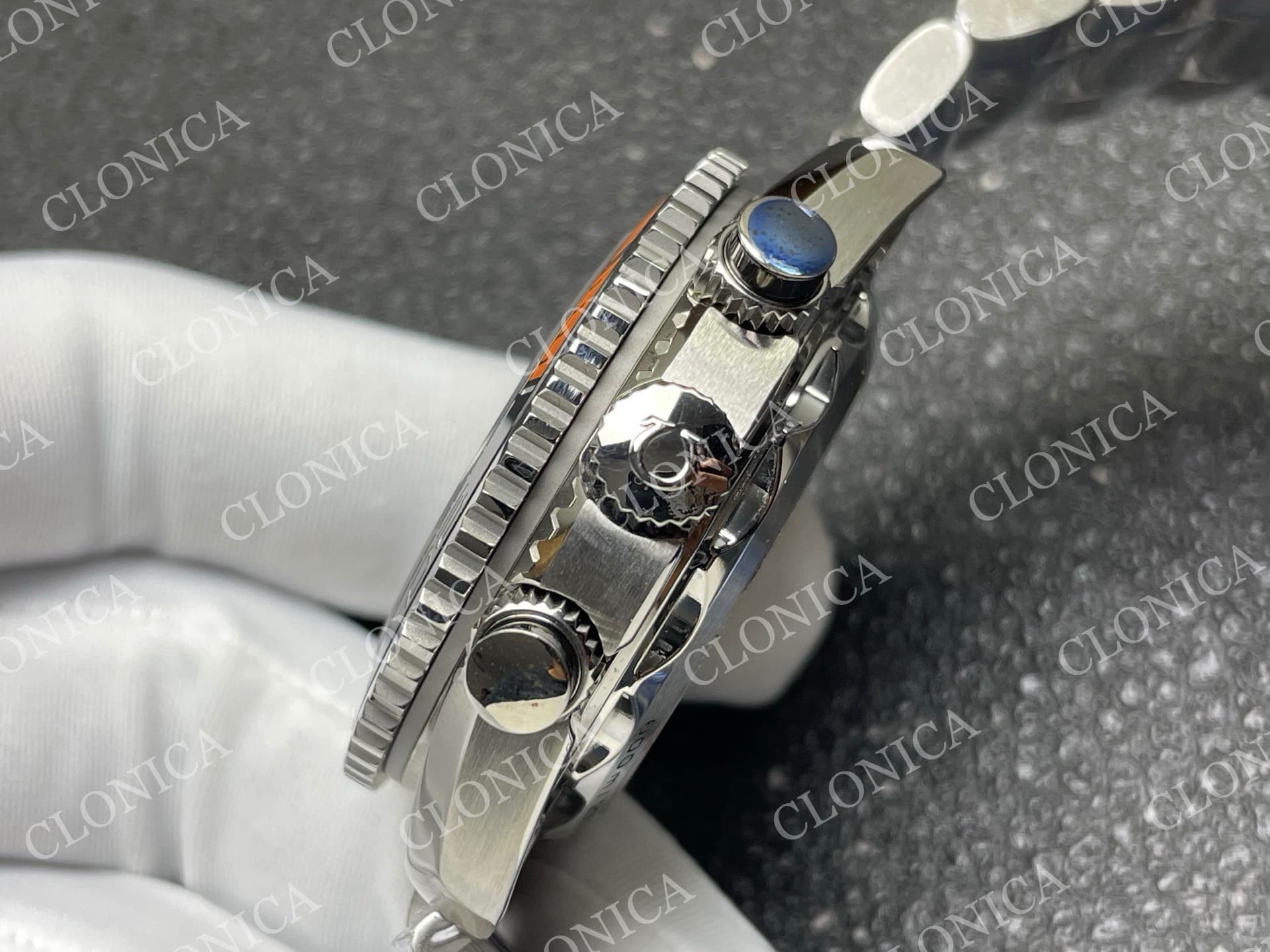 PLANET OCEAN MASTER CHRONOMETER BLACK CERAMIC BEZEL BLACK DIAL — view 7