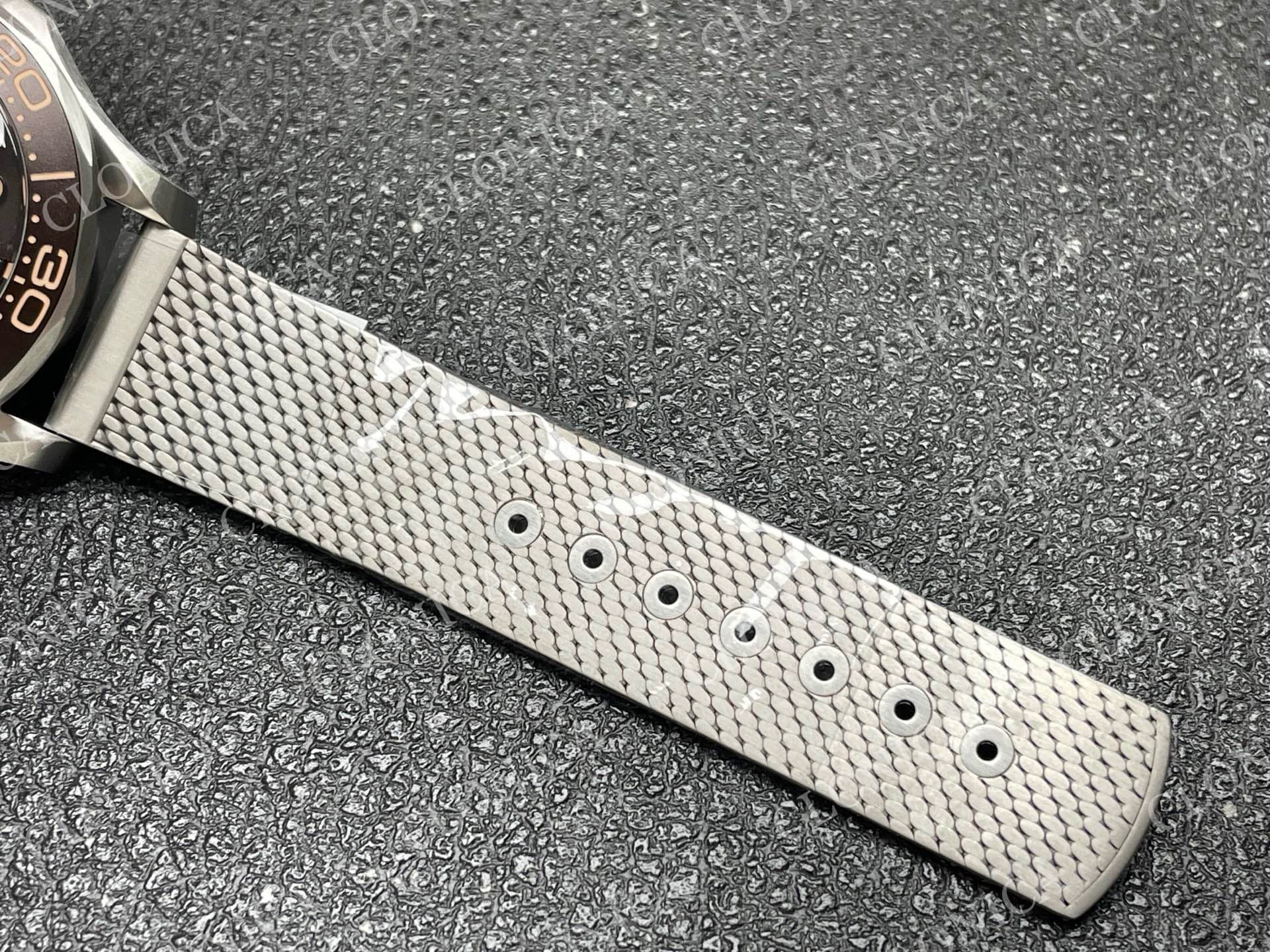 SEAMASTER 300 "NO TIME TO DIE" TITANIUM 1:1 ON TITANIUM MESH BRACELET — view 6