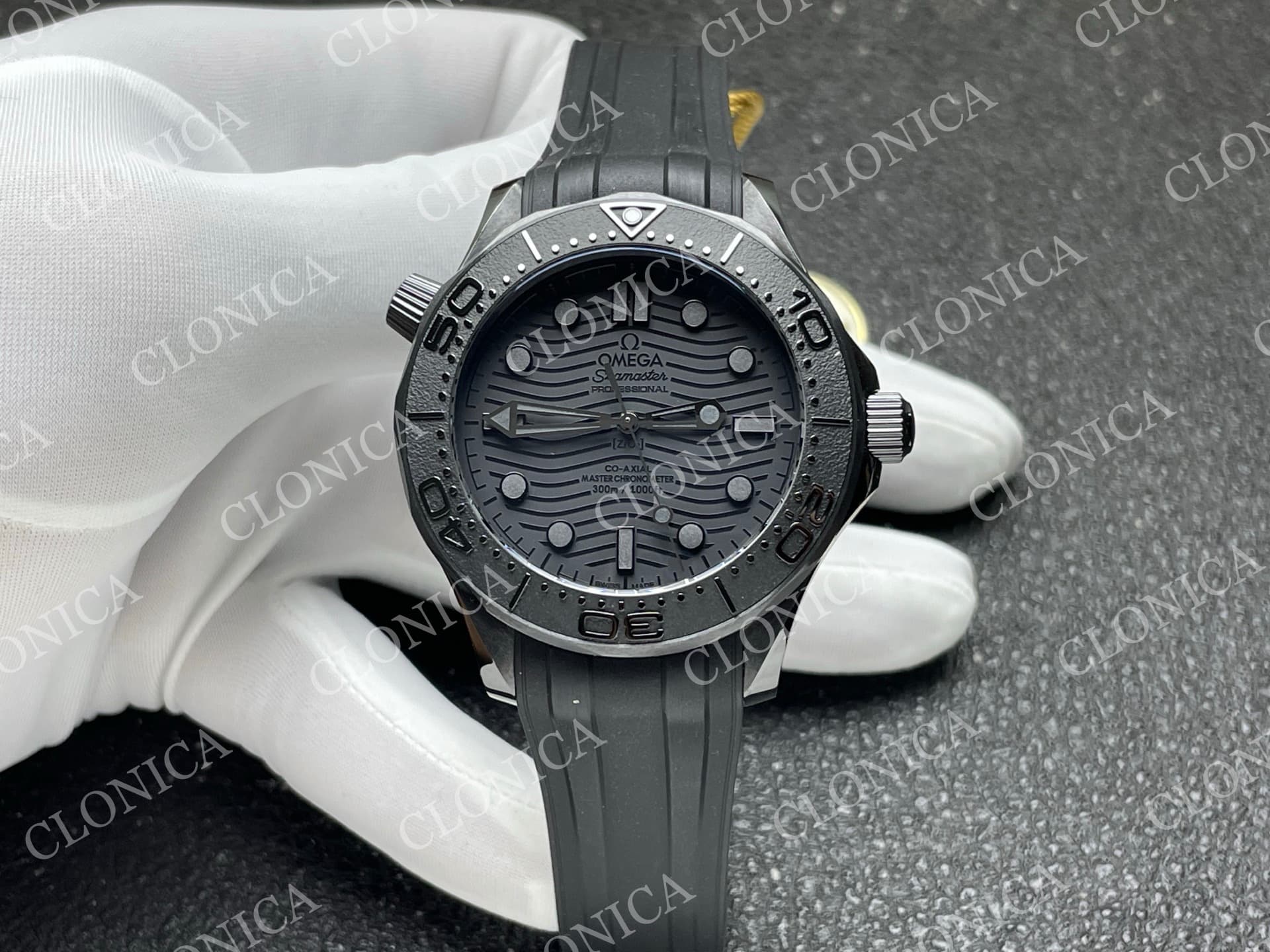 SEAMASTER DIVER 300M BLACK CERAMIC/DLC BLACK DIAL — view 1