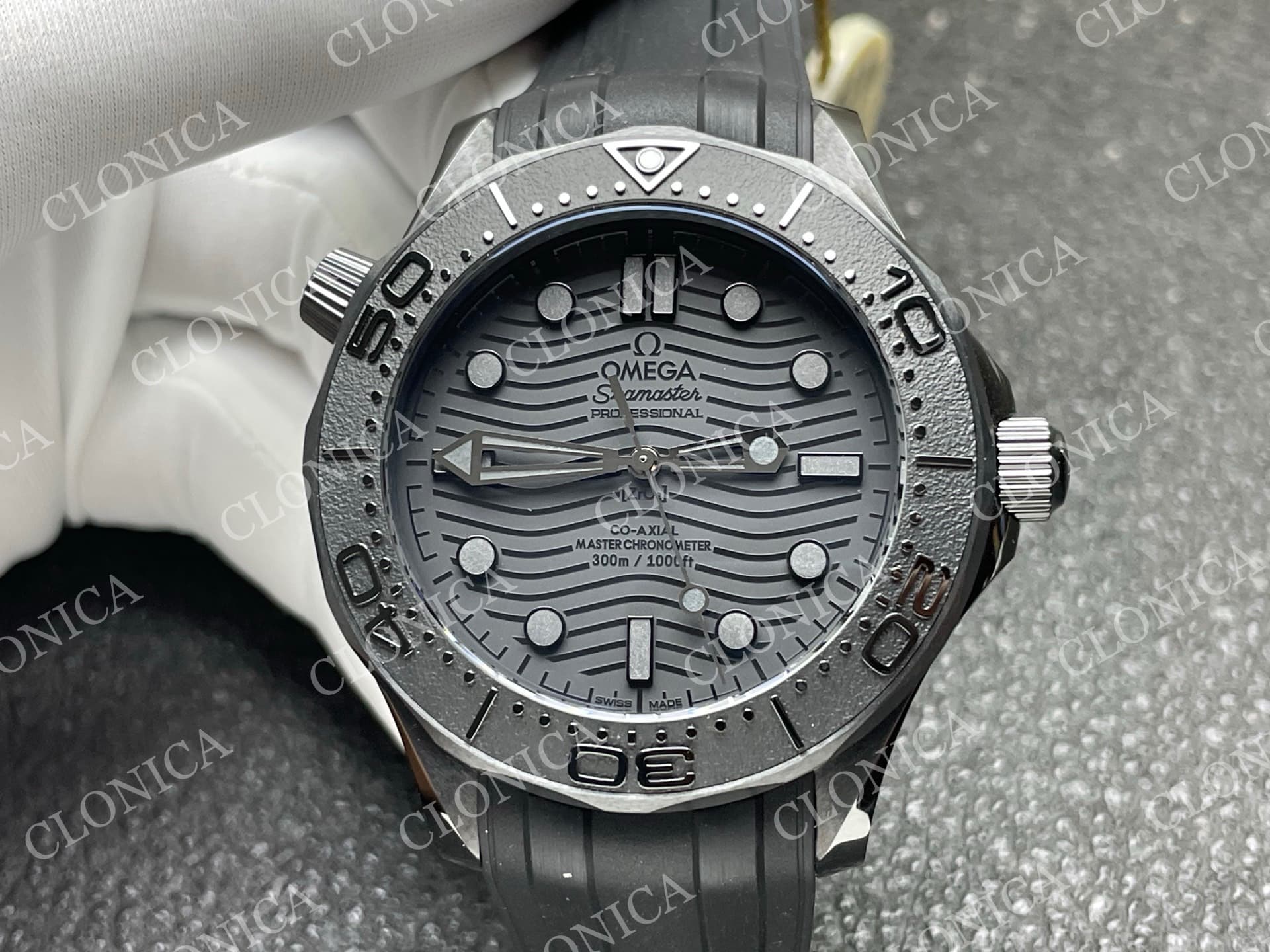 SEAMASTER DIVER 300M BLACK CERAMIC/DLC BLACK DIAL — view 3