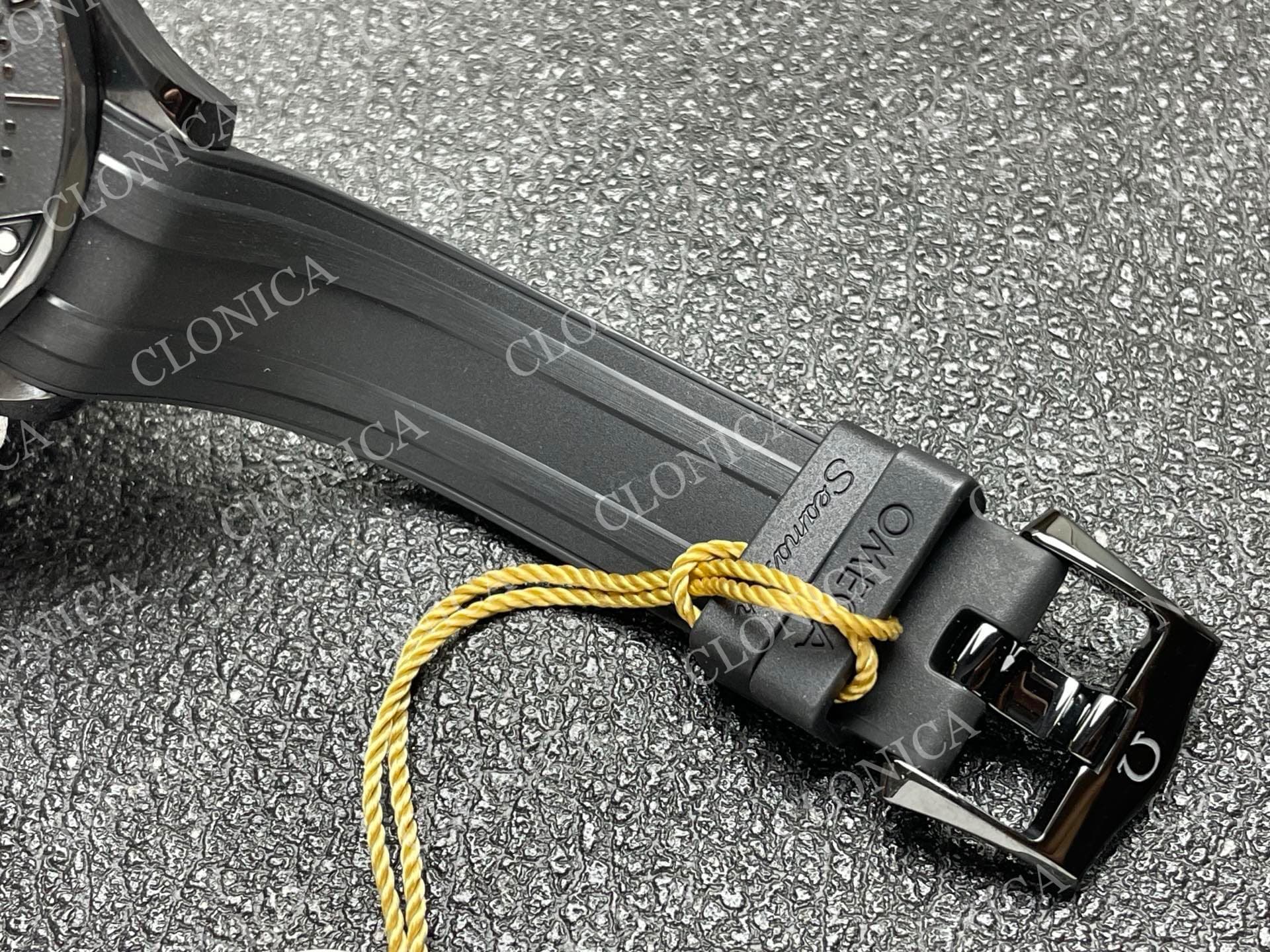 SEAMASTER DIVER 300M BLACK CERAMIC/DLC BLACK DIAL — view 5