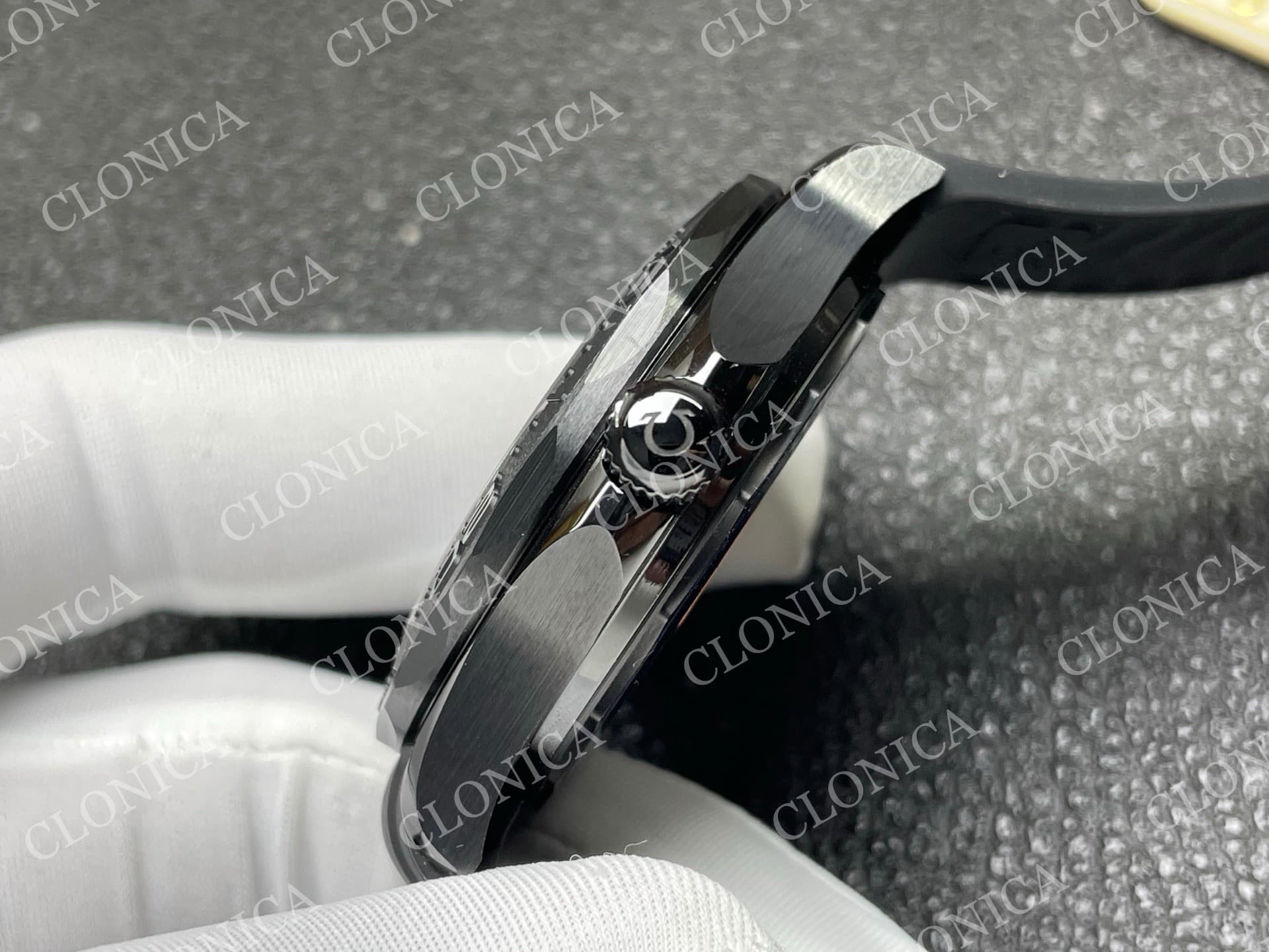 SEAMASTER DIVER 300M BLACK CERAMIC/DLC BLACK DIAL — view 7