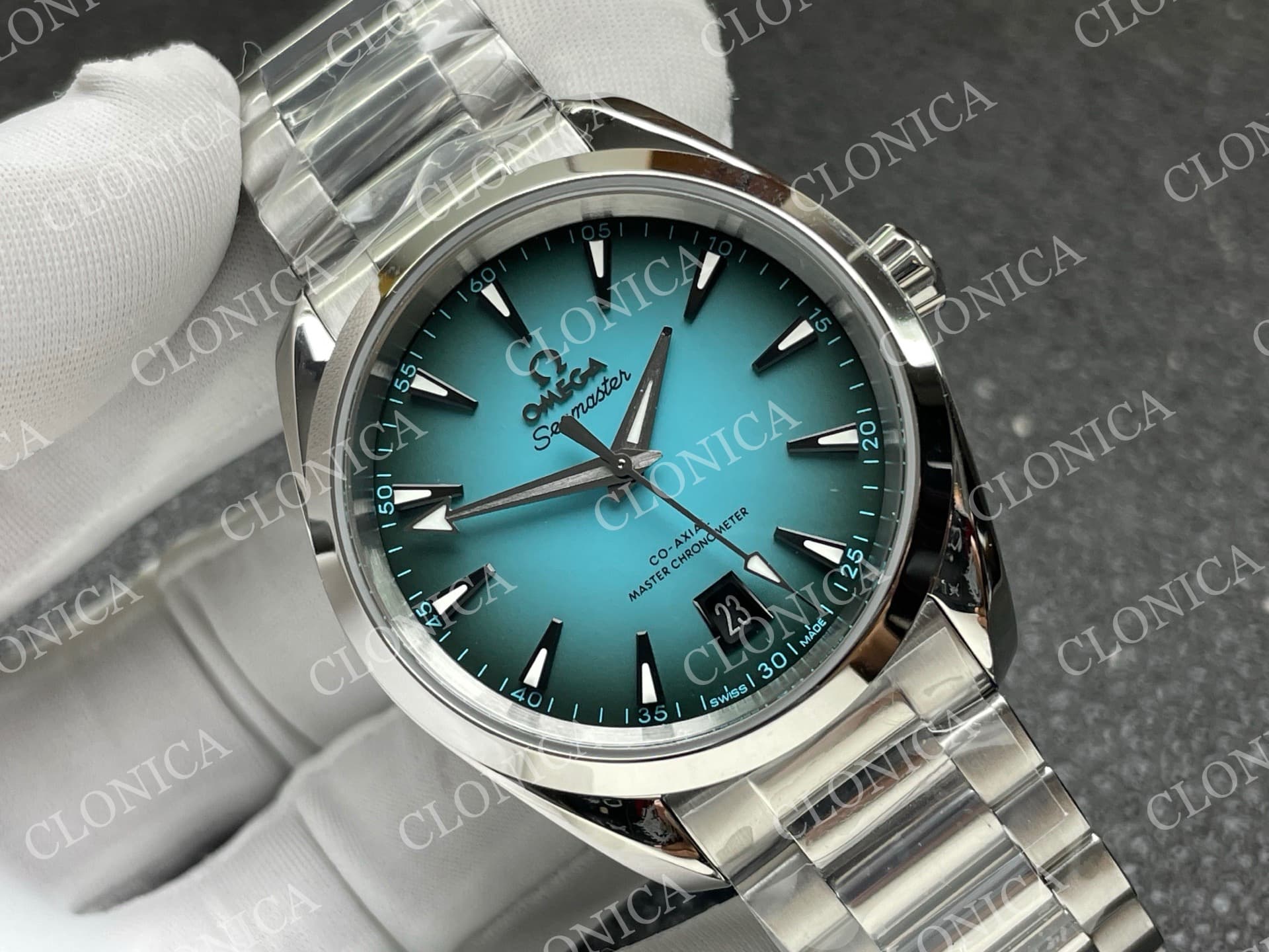 AQUA TERRA 150M MASTER 38MM SS BLUE OMBRE DIAL — view 2
