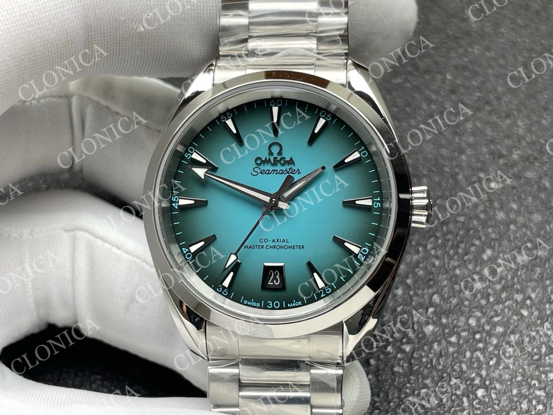 AQUA TERRA 150M MASTER 38MM SS BLUE OMBRE DIAL — view 3