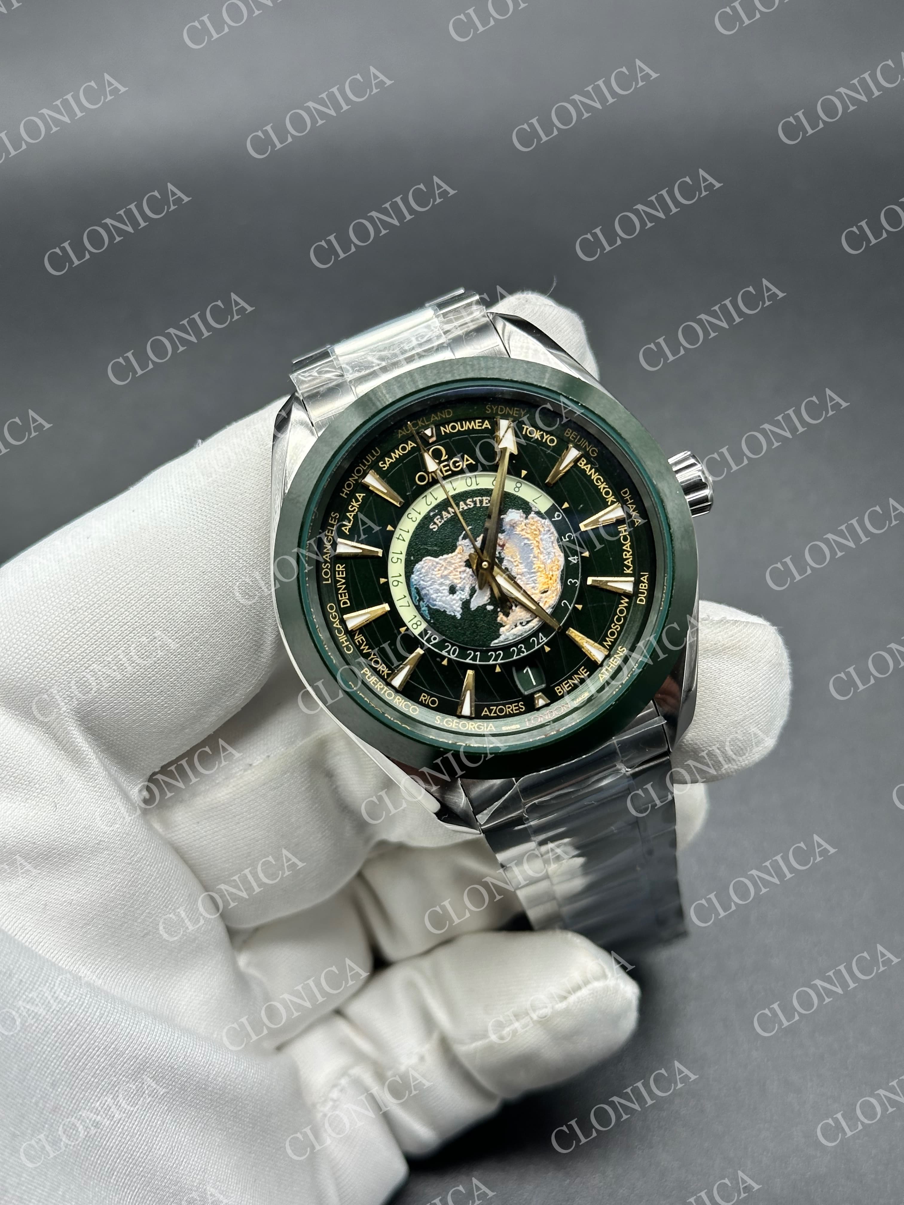AQUA TERRA 150M 43MM 24 GREEN DIAL ON SS BRACELET A8938 SUPER CLONE — view 2