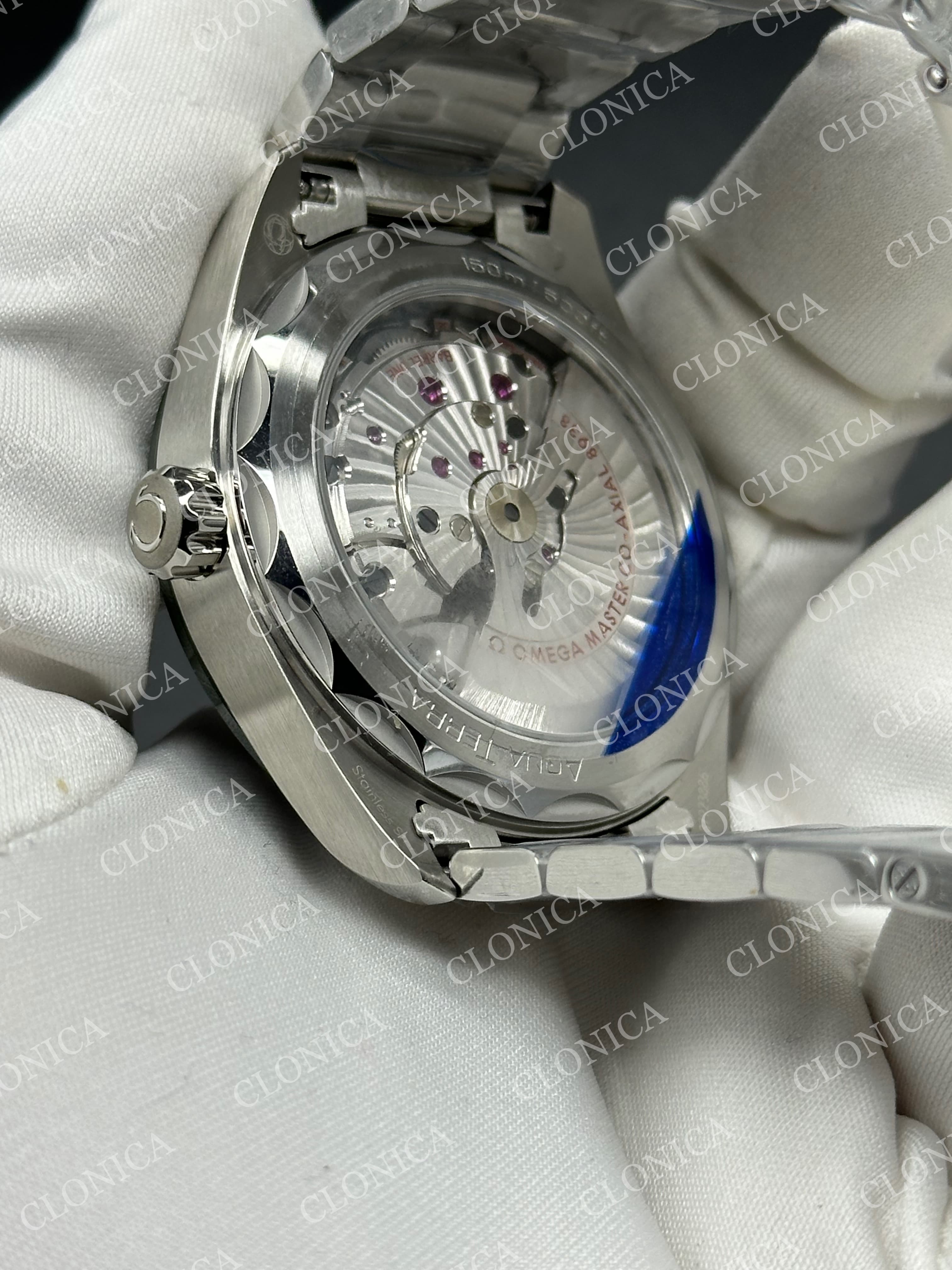 AQUA TERRA 150M 43MM 24 GREEN DIAL ON SS BRACELET A8938 SUPER CLONE — view 5