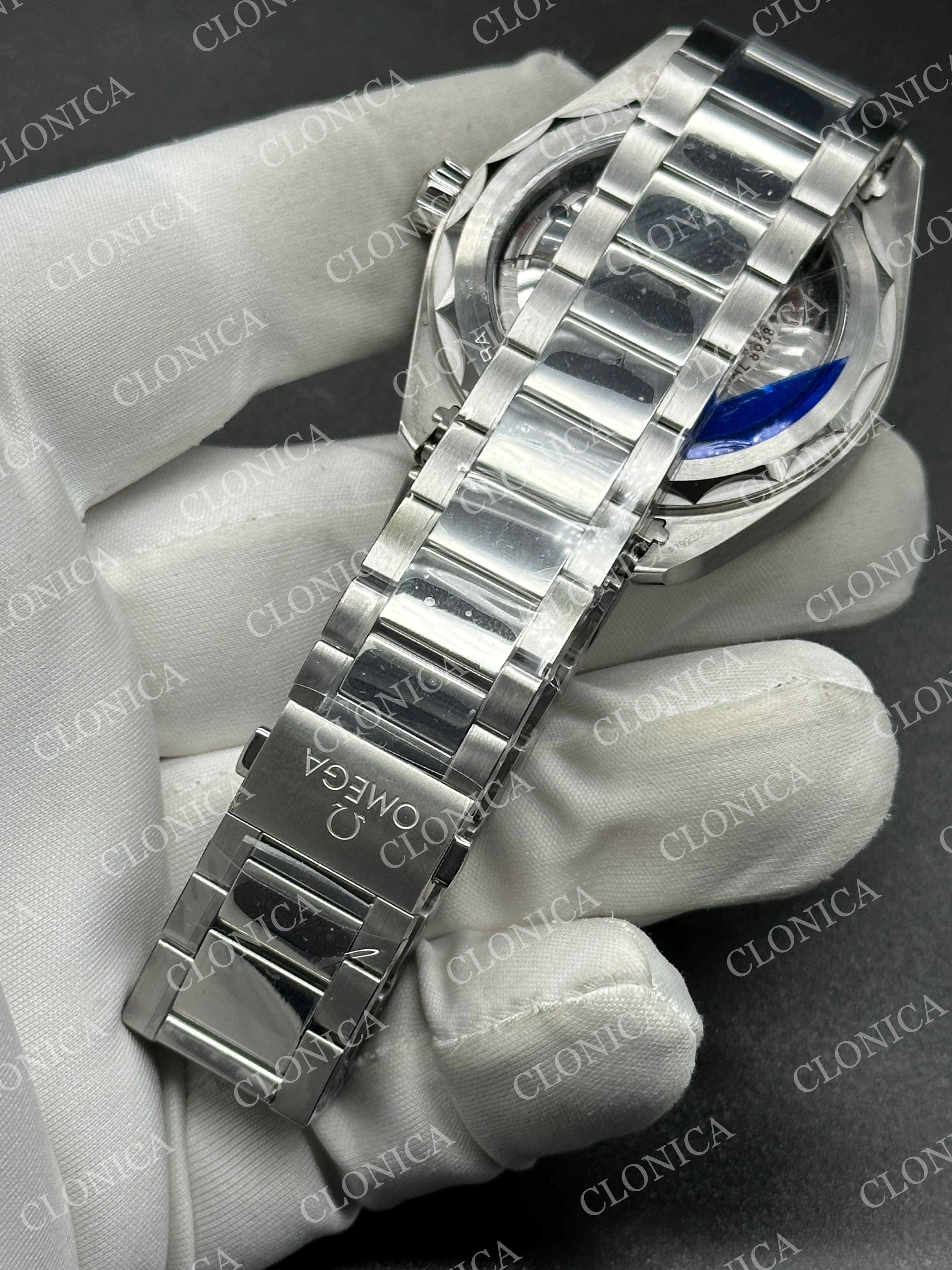 AQUA TERRA 150M 43MM 24 GREEN DIAL ON SS BRACELET A8938 SUPER CLONE — view 6