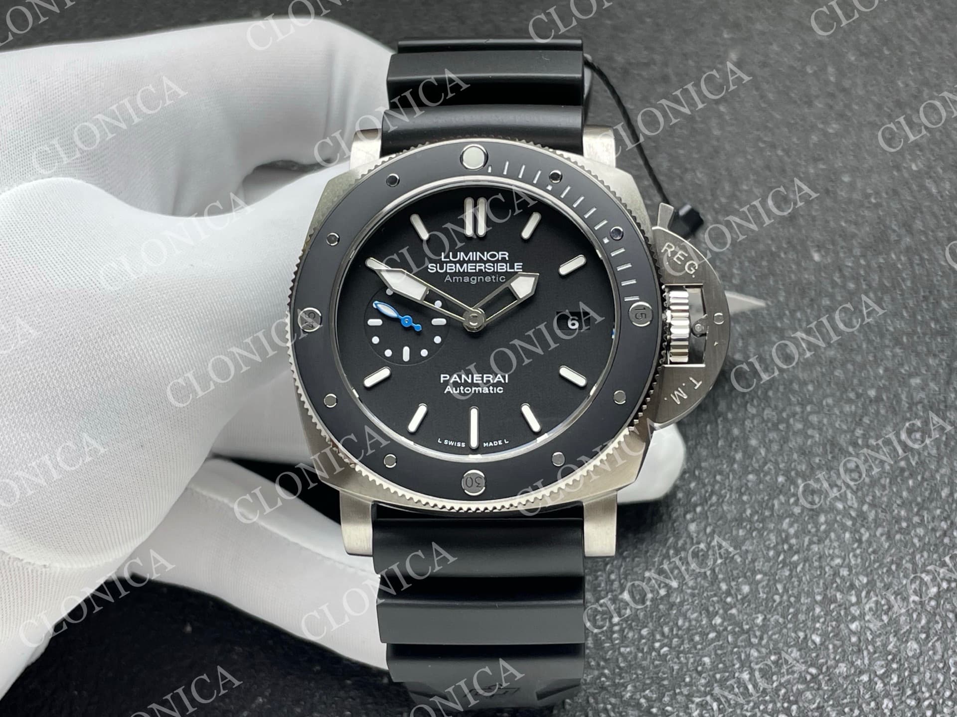 PAM1389 TITANIUM SUBMERSIBLE BLACK CERAMIC BEZEL BLACK DIAL ON BLACK RUBBER STRAP P.9010 CLONE — view 1
