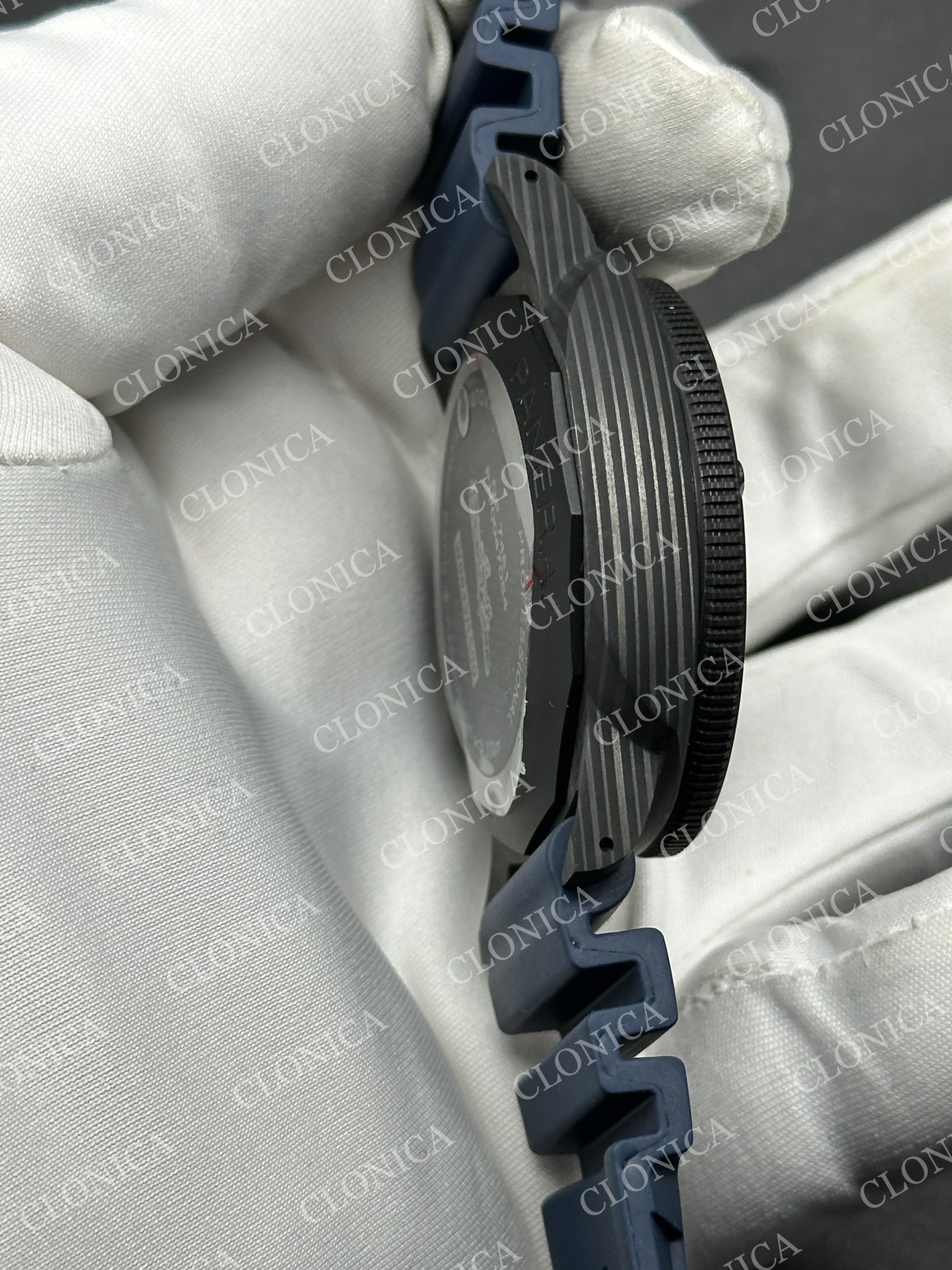 PAM1232 CARBOTECH 44MM BLUE DIAL BLUE MARKERS ON BLUE RUBBER STRAP P.9010 CLONE — view 6