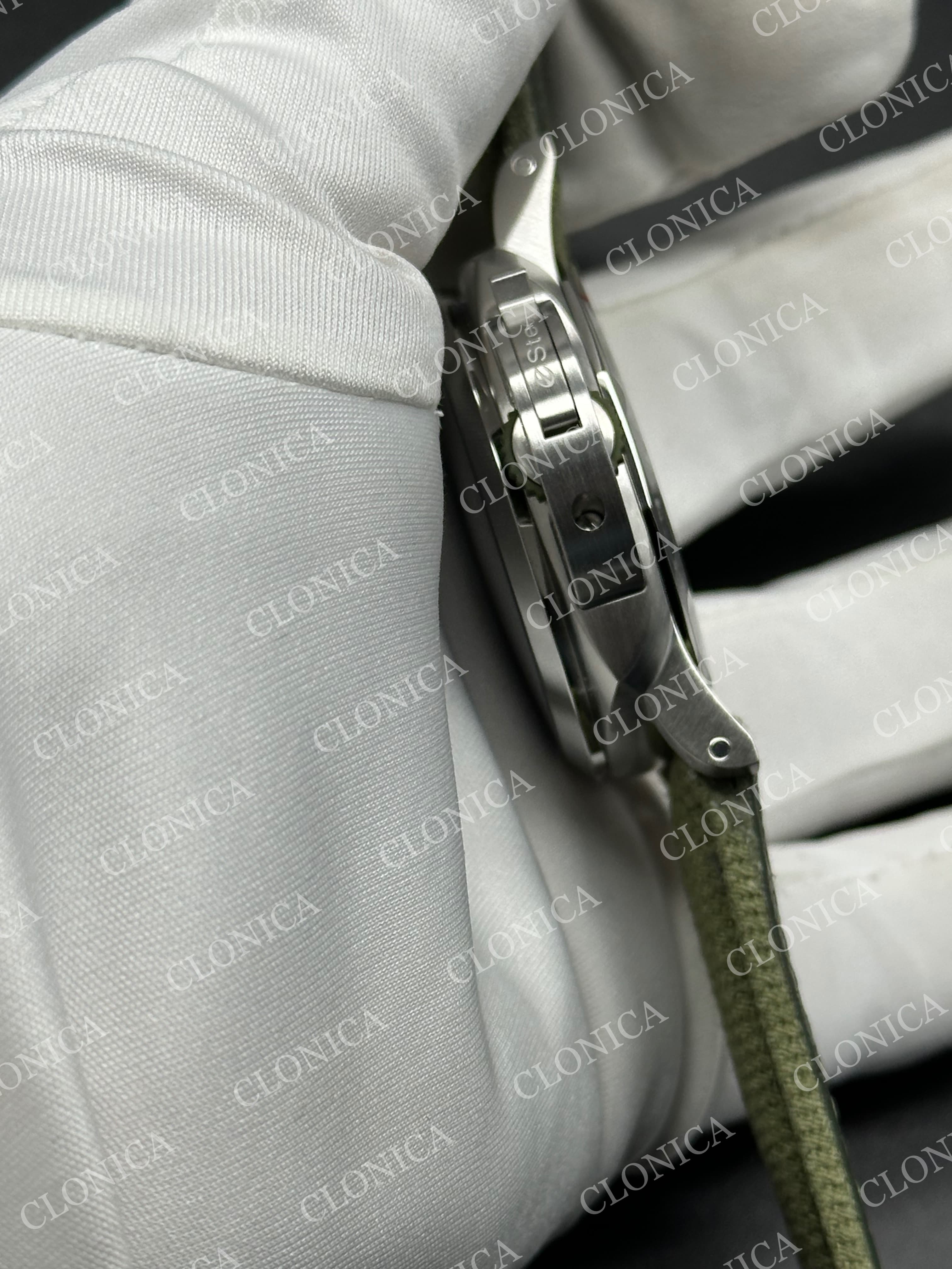 PAM1356 44MM 1:1 GREEN DIAL ON GREEN NYLON STRAP P.9010 SUPER CLONE — view 4