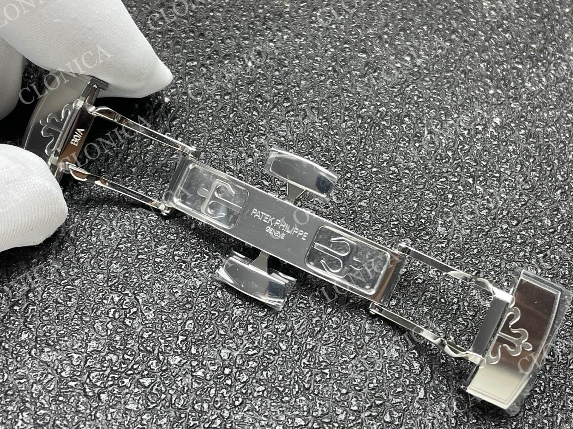 AQUANAUT 5968 SS GRAY DIAL ON BLACK RUBBER STRAP — view 5