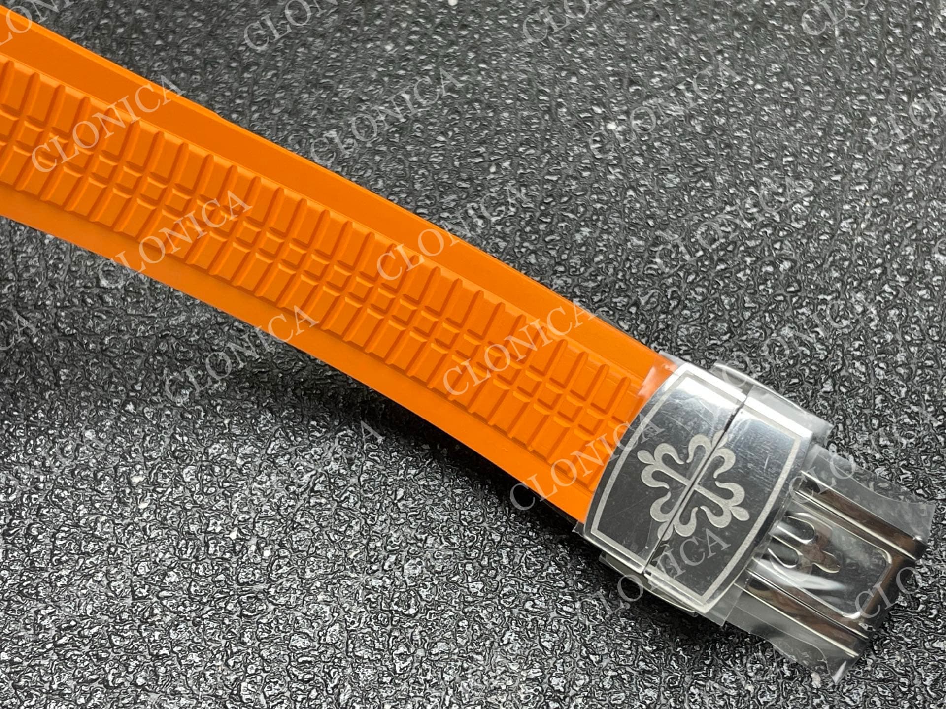 AQUANAUT 5167 SS BLACK DIAL ON ORANGE STRAP — view 5