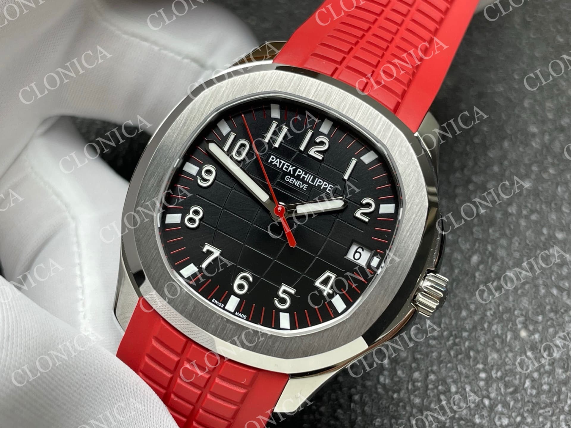 AQUANAUT 5167 SINGAPORE 2019 SS BLACK DIAL ON RED STRAP — view 4