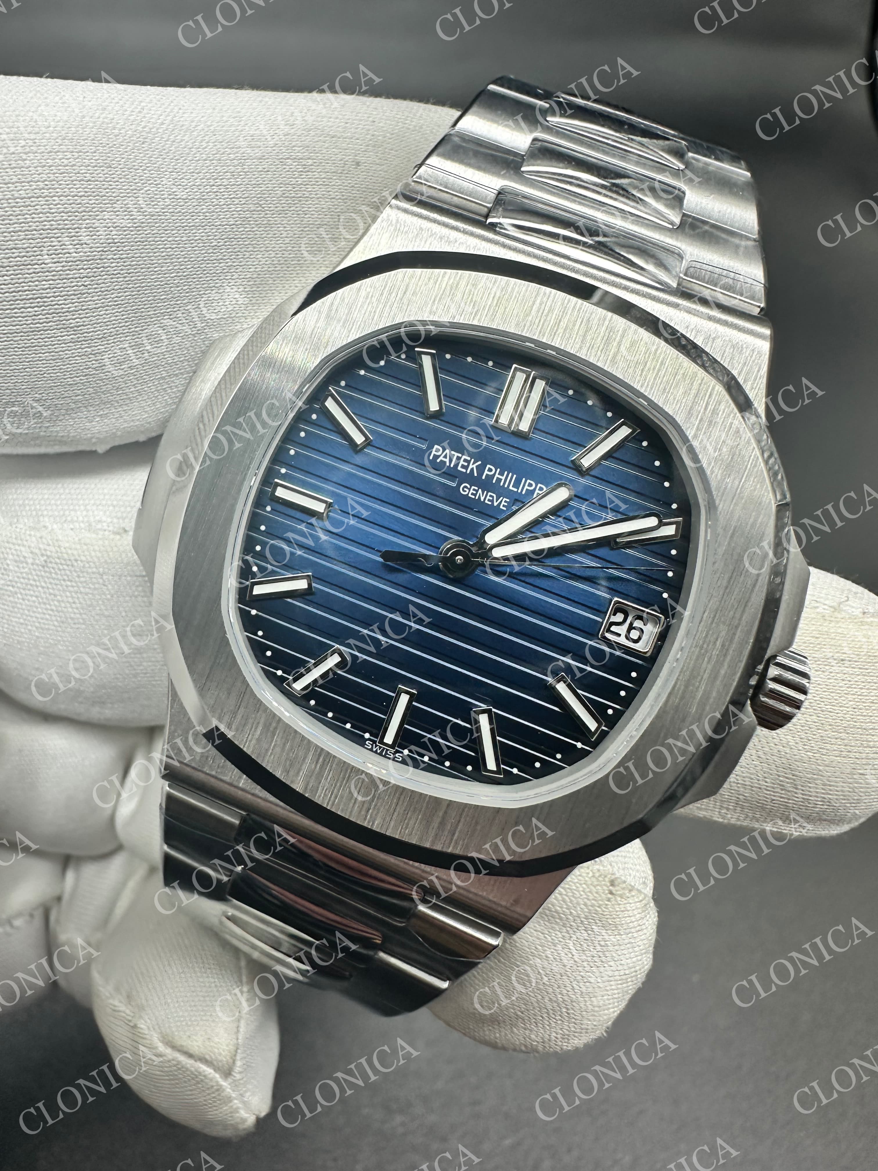 NAUTILUS 5811 GAIN WEIGHT BLUE TEXTURED DIAL ON SS BRACELET SUPER CLONE DD330 — view 2