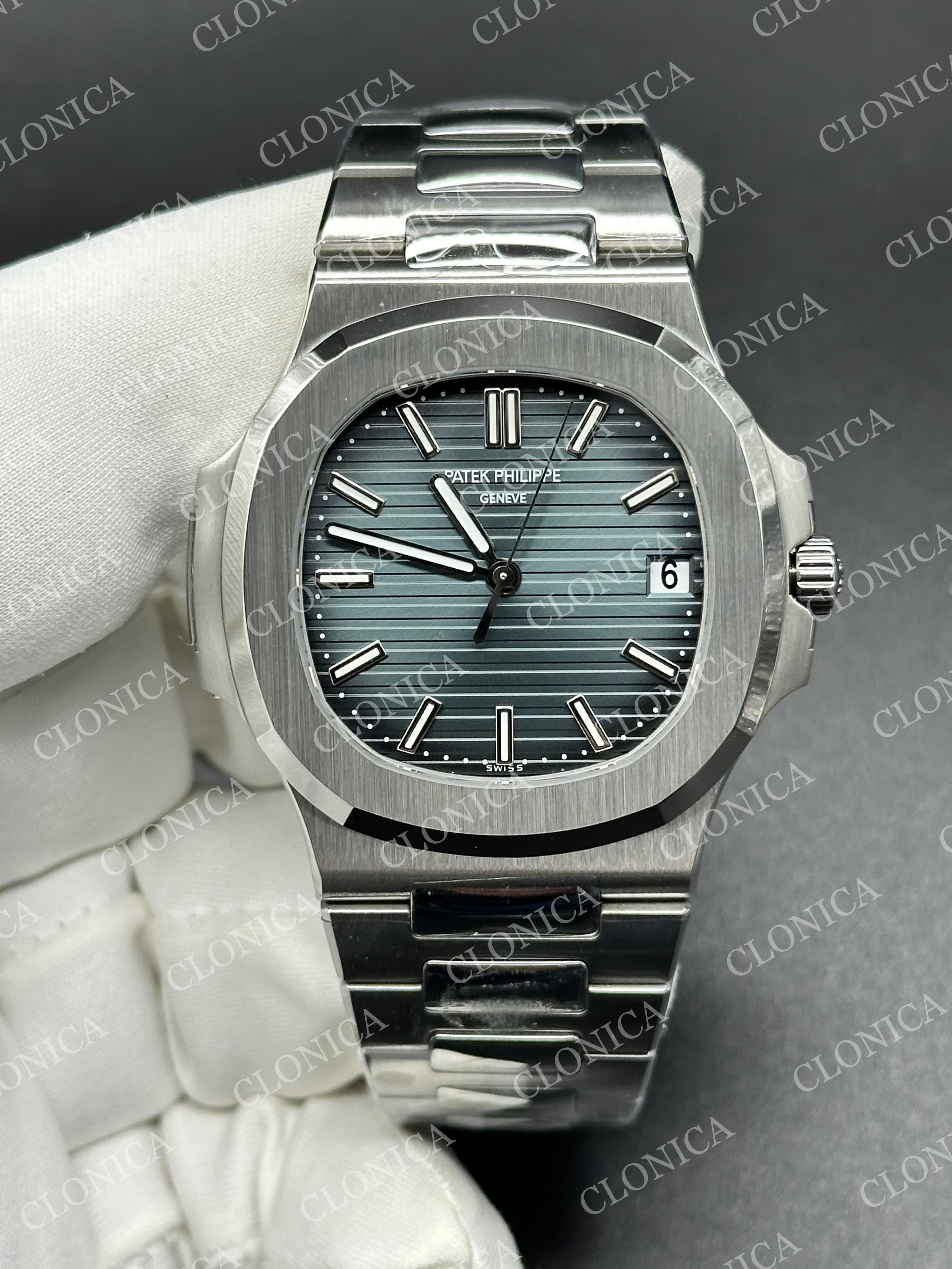NAUTILUS 5711/1A SS BLUE TEXTURED DIAL ON SS BRACELET SUPER CLONE — view 1