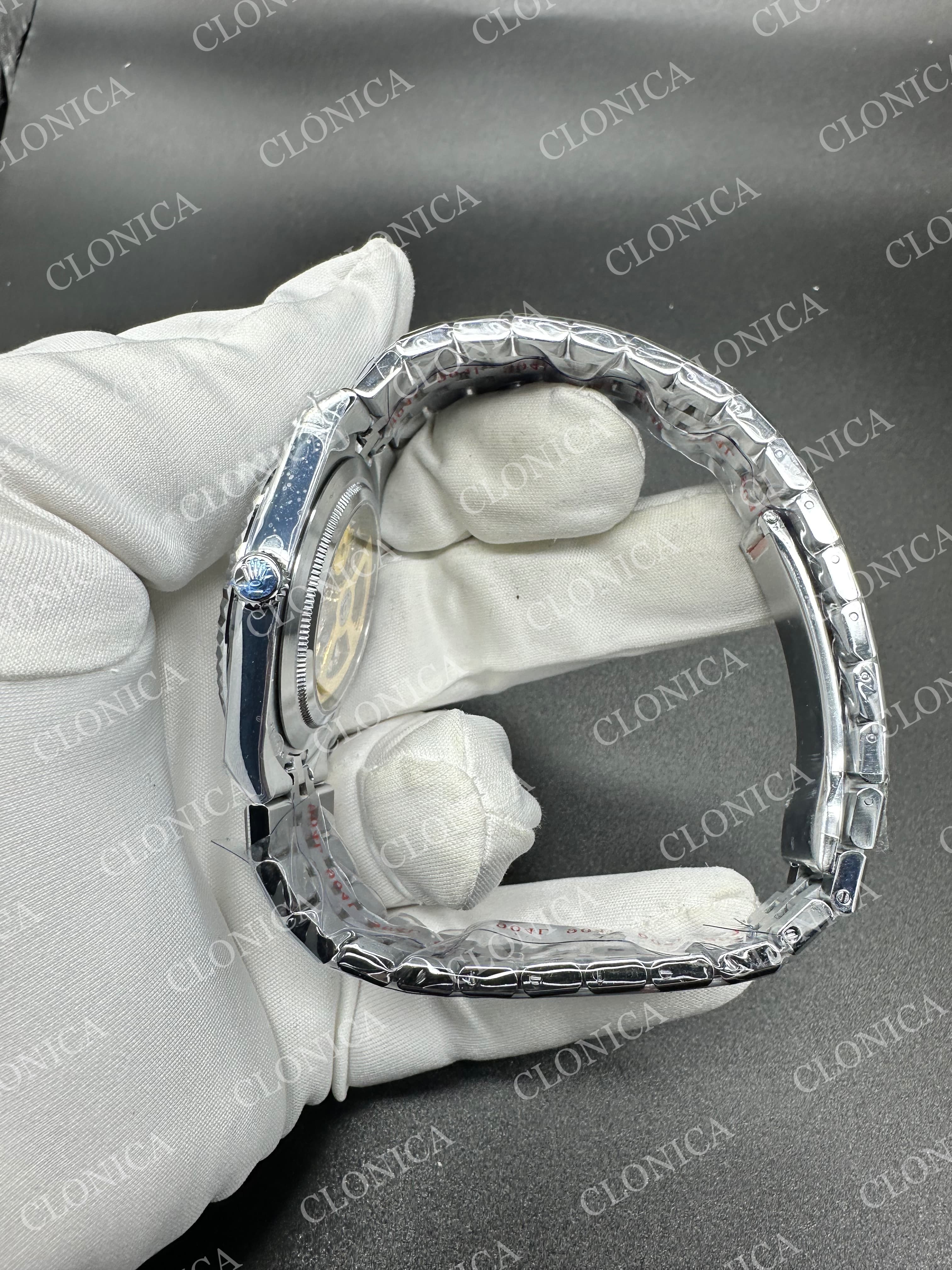 LAND DWELLER 127336 GAIN WEIGHT ICE WHITE DIAL ON SS BRACELET — view 3