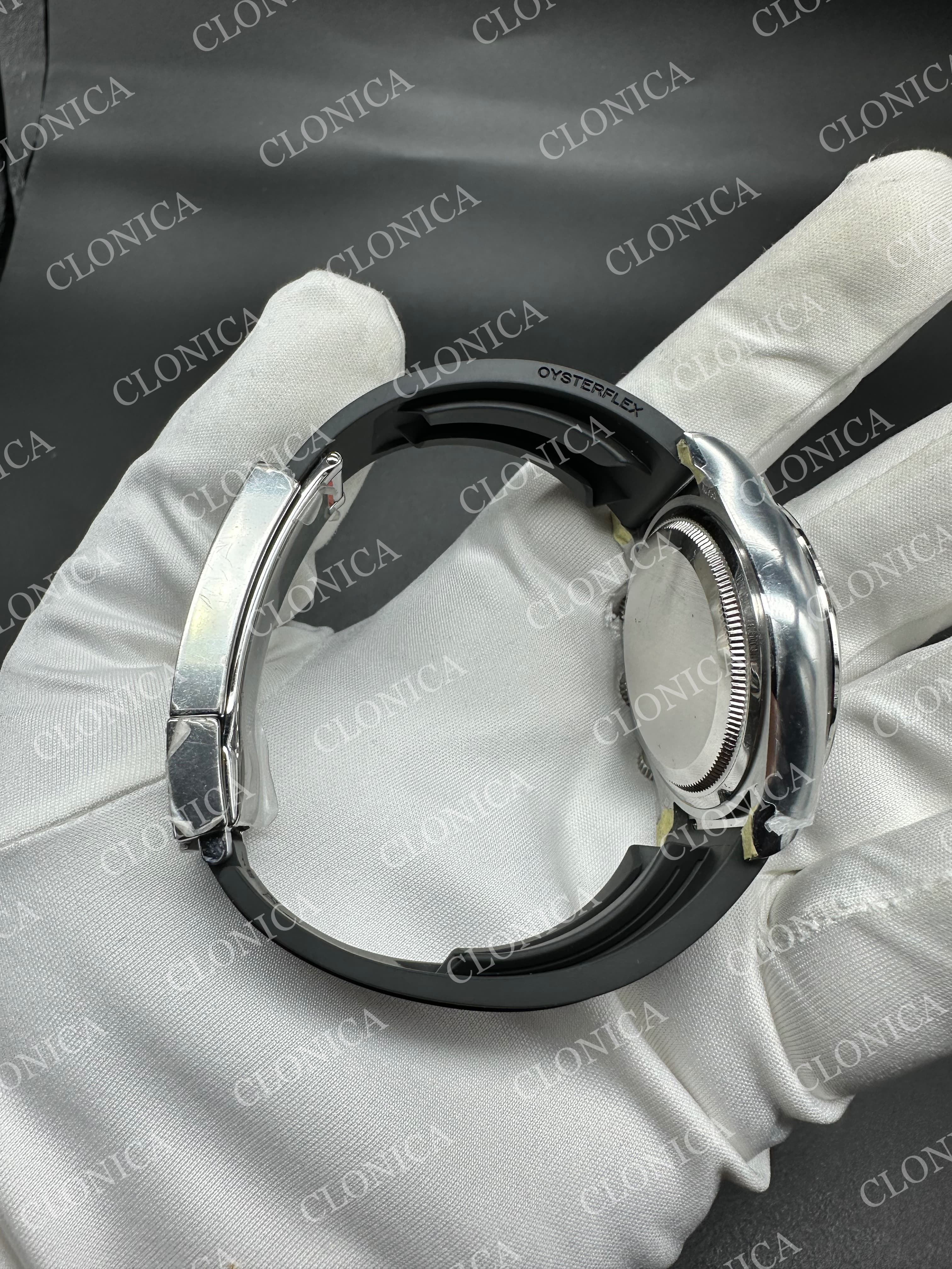 DAYTONA 126519 GAIN WEIGHT SS GREY DIAL BLACK SUBDIAL ON OYSTERFLEX STRAP — view 5