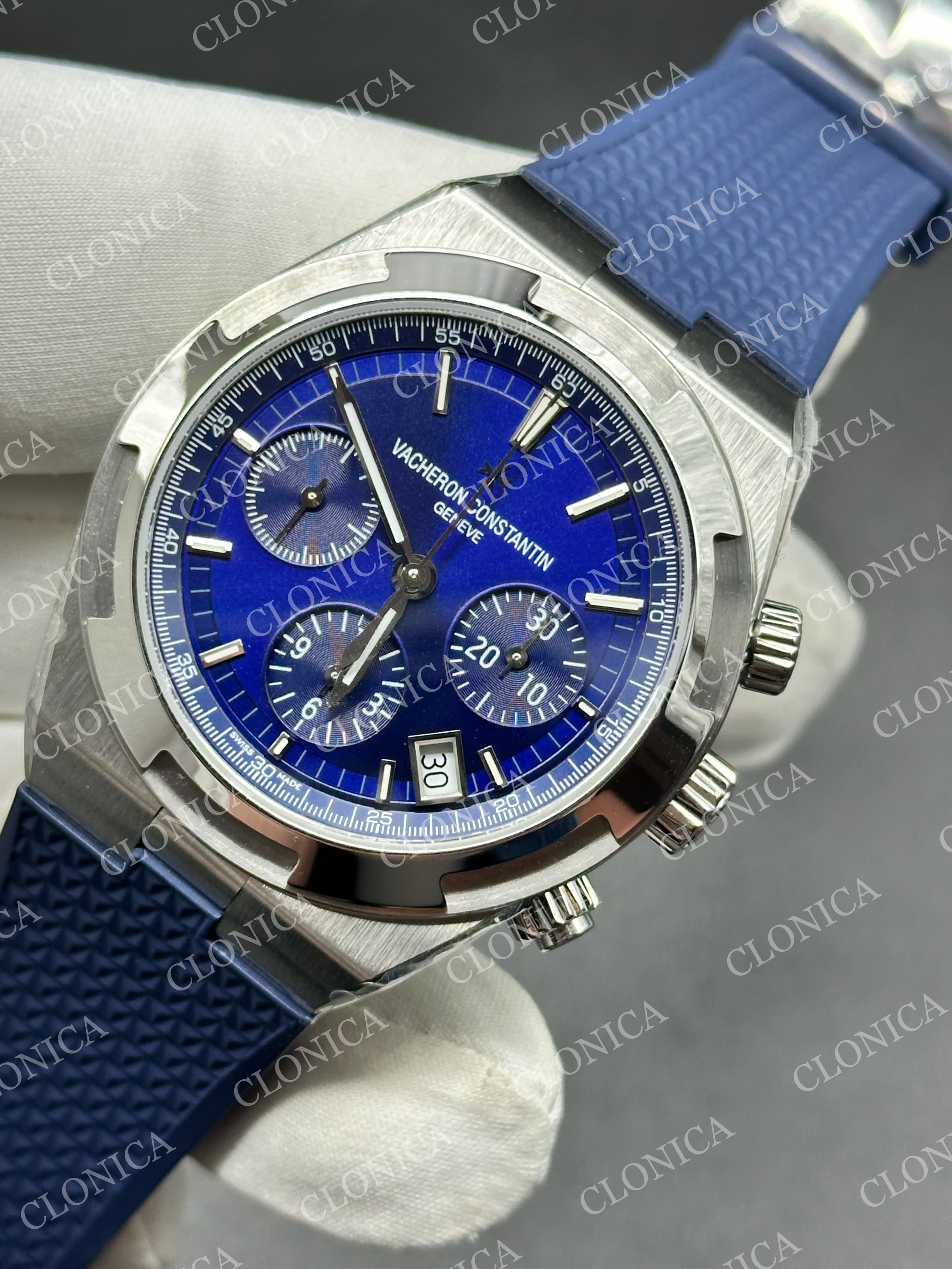 OVERSEAS 4520V SS BLUE DIAL ON BLUE RUBBER STRAP A7750 — view 3