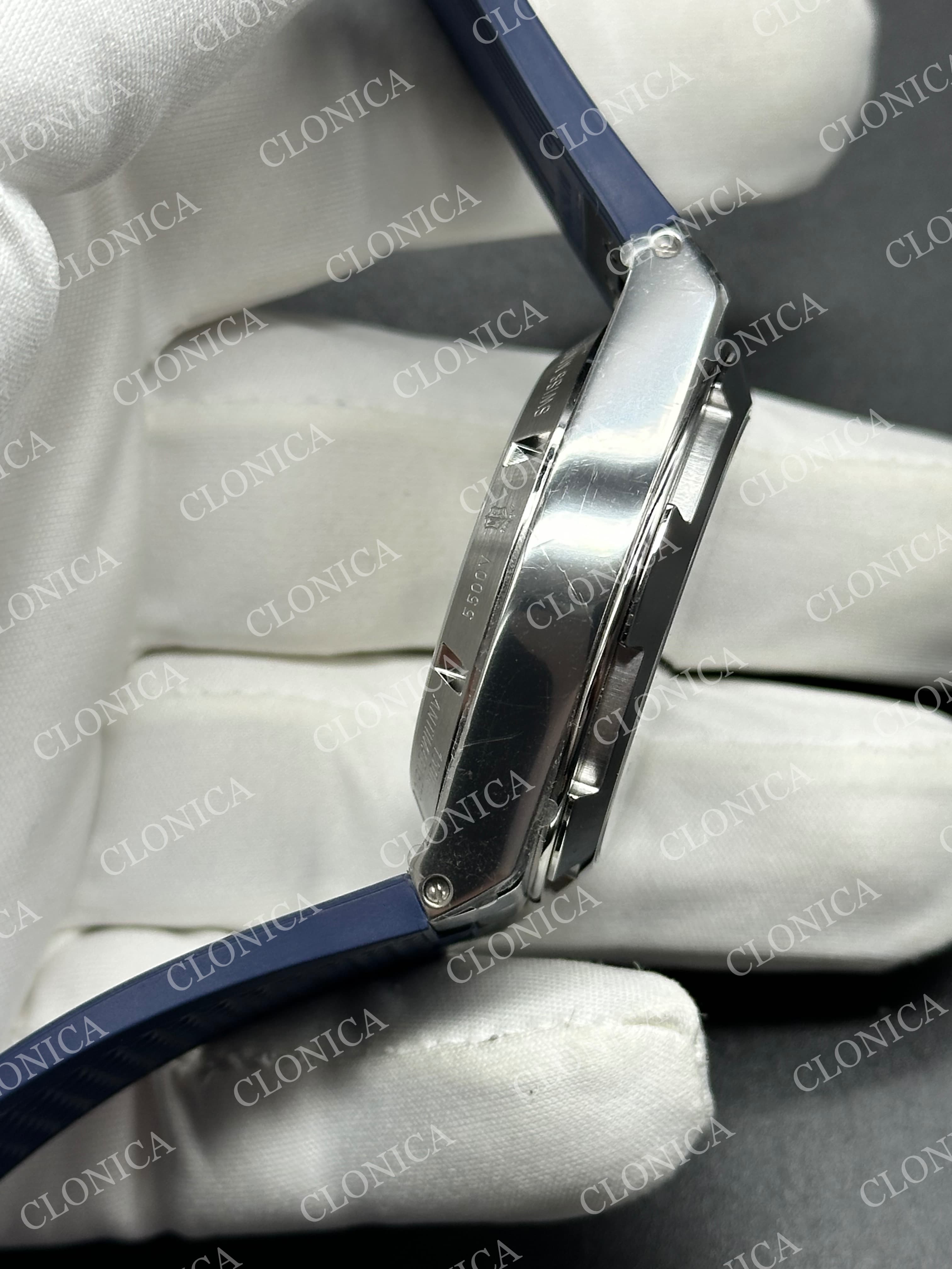 OVERSEAS 4520V SS BLUE DIAL ON BLUE RUBBER STRAP A7750 — view 8
